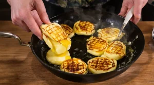 Connaissez-vous les crêpes parmentières de Laurent Mariotte, ces délices aux pommes de terre cuites à tester d&rsquo;urgence ?